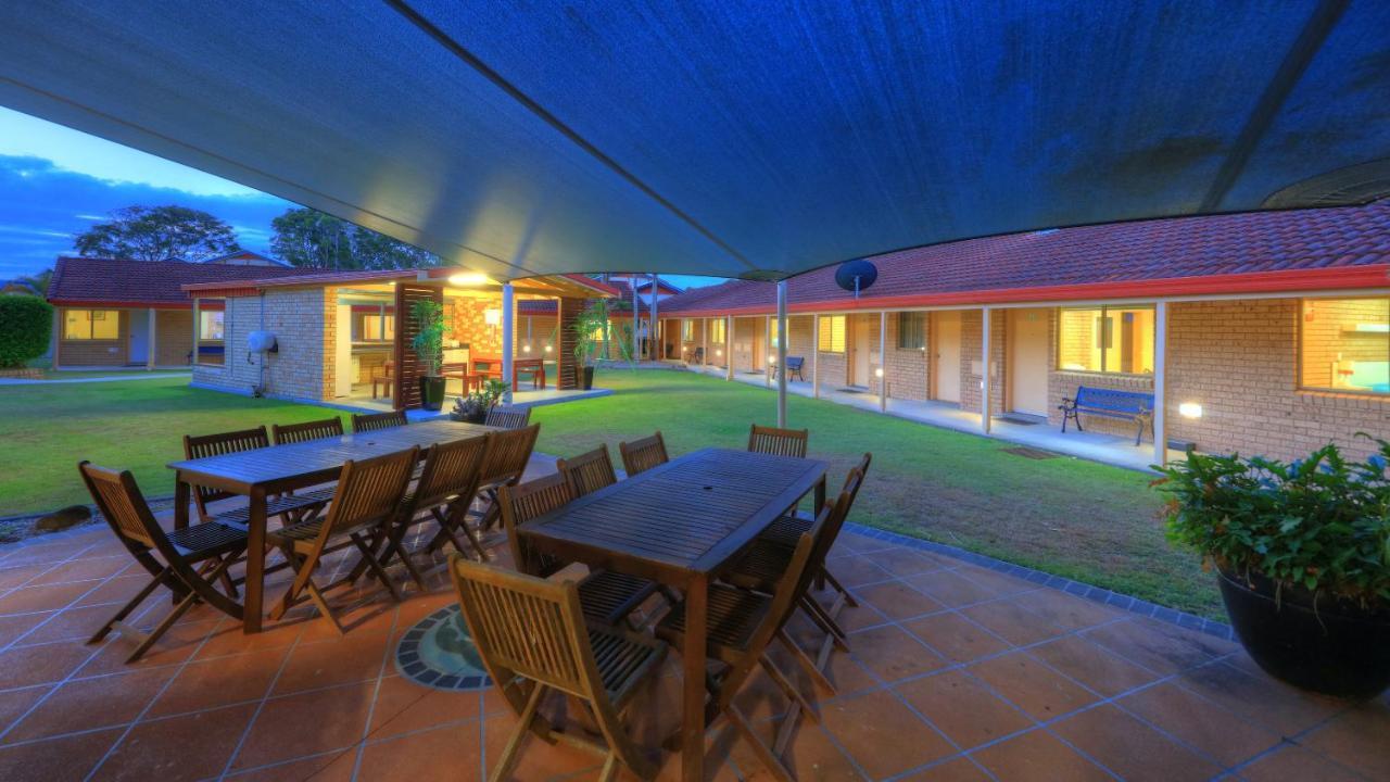 Yamba Motor Inn Экстерьер фото