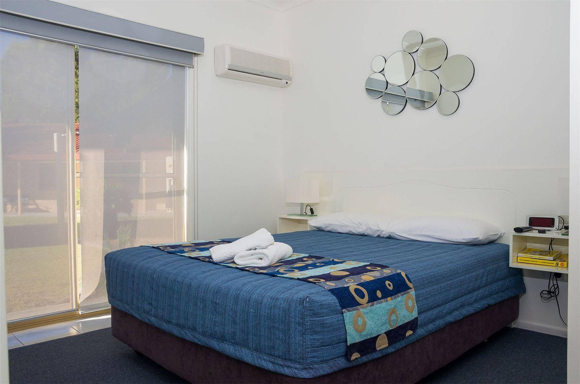 Yamba Motor Inn Экстерьер фото