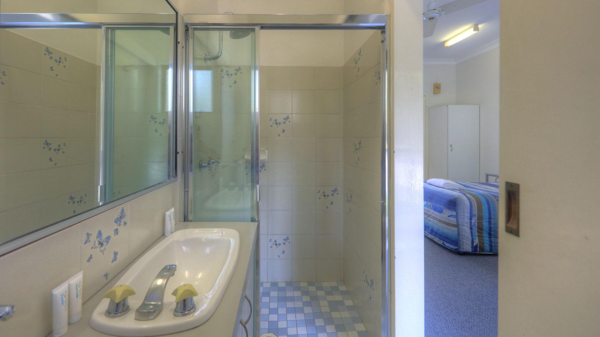 Yamba Motor Inn Экстерьер фото