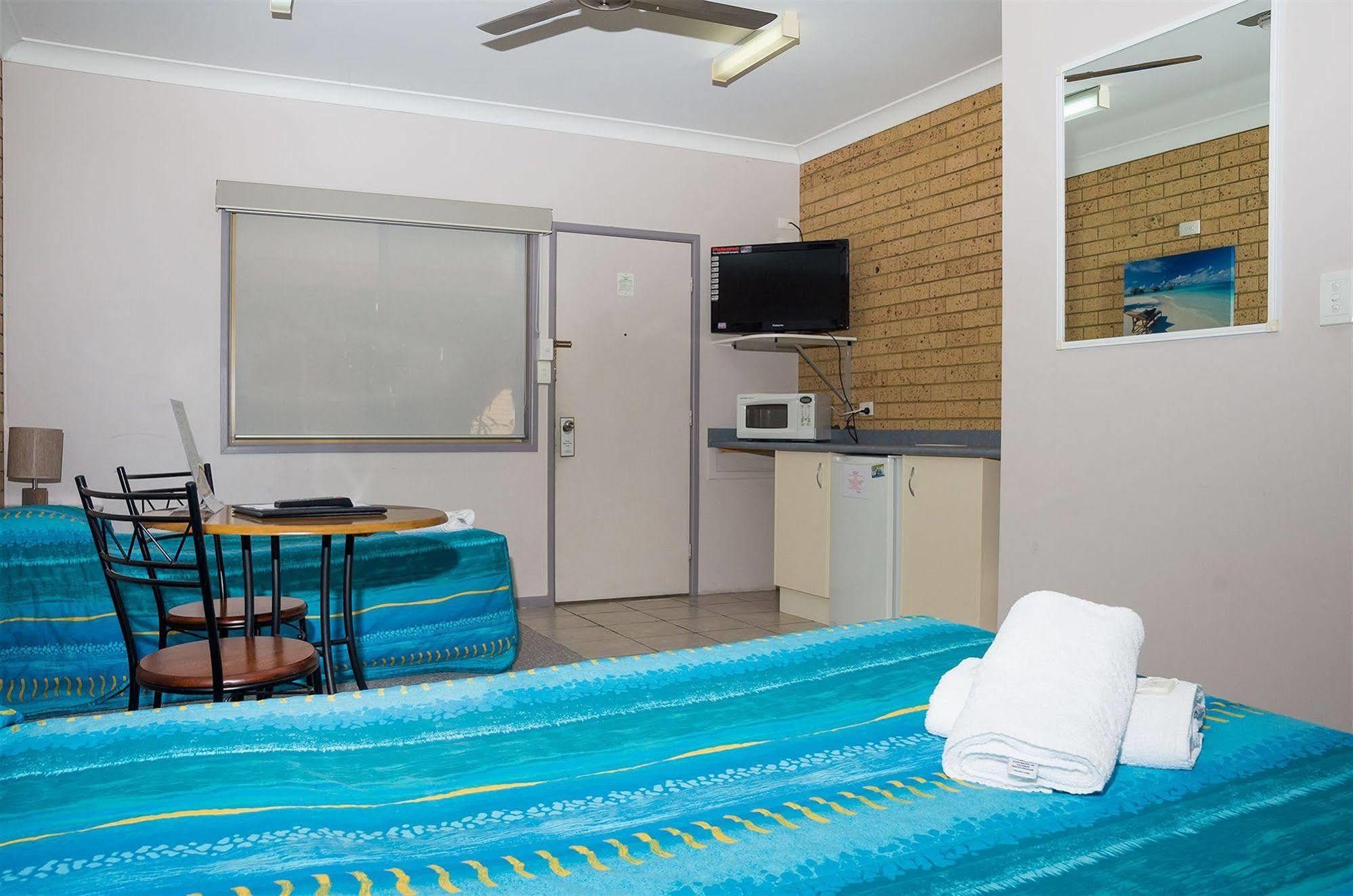 Yamba Motor Inn Экстерьер фото