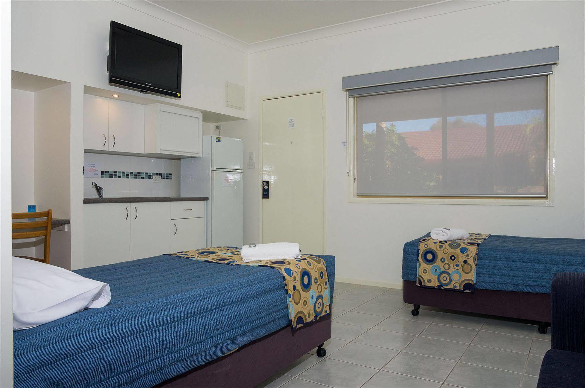 Yamba Motor Inn Экстерьер фото